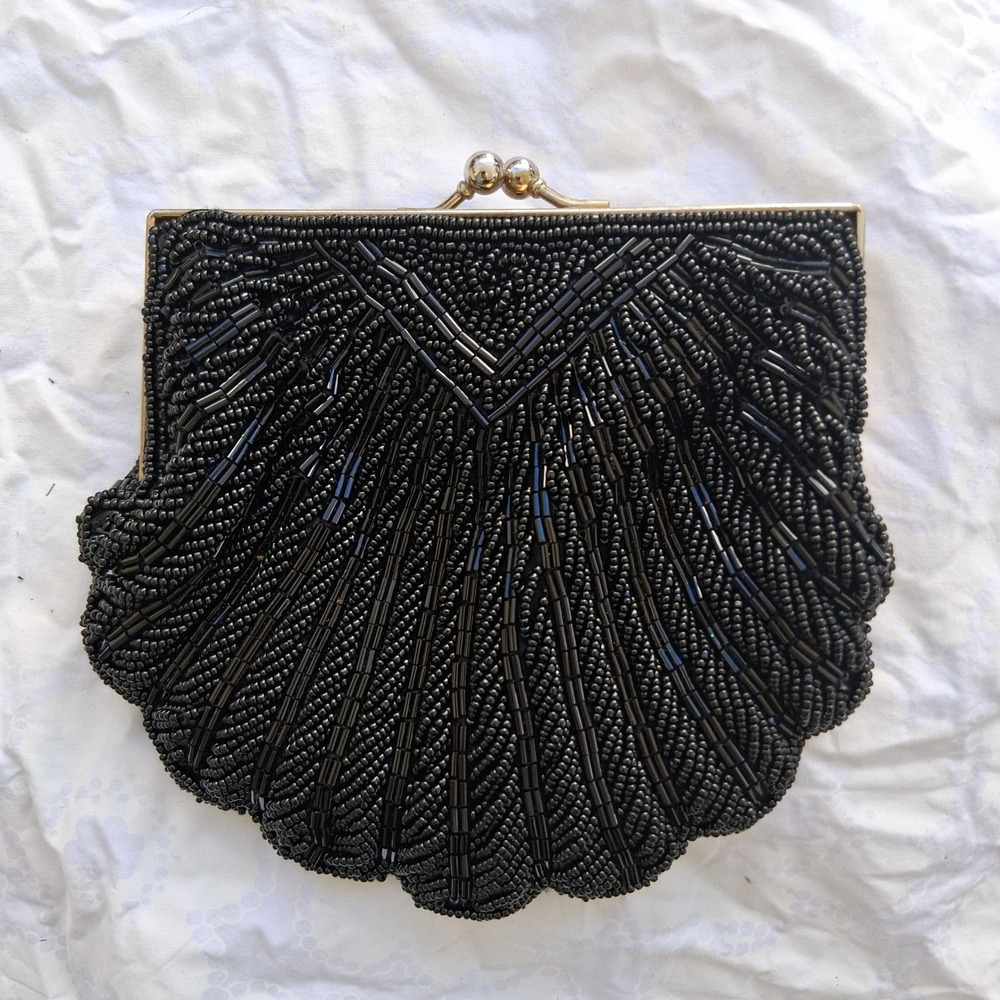 Vintage La Regale Black Beaded Shell Clutch Evening Bag Gold Chain Strap